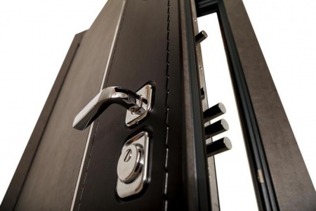 Cl&eacute;s oubli&eacute;es &agrave; l'ext&eacute;rieur ? Comment joindre un service d'urgence serrurier